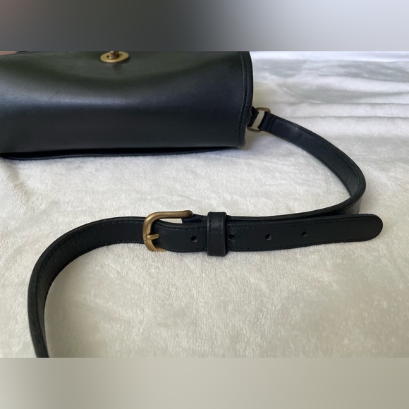 Genuine Vintage COACH Leather Purse - Picture 3 of 15